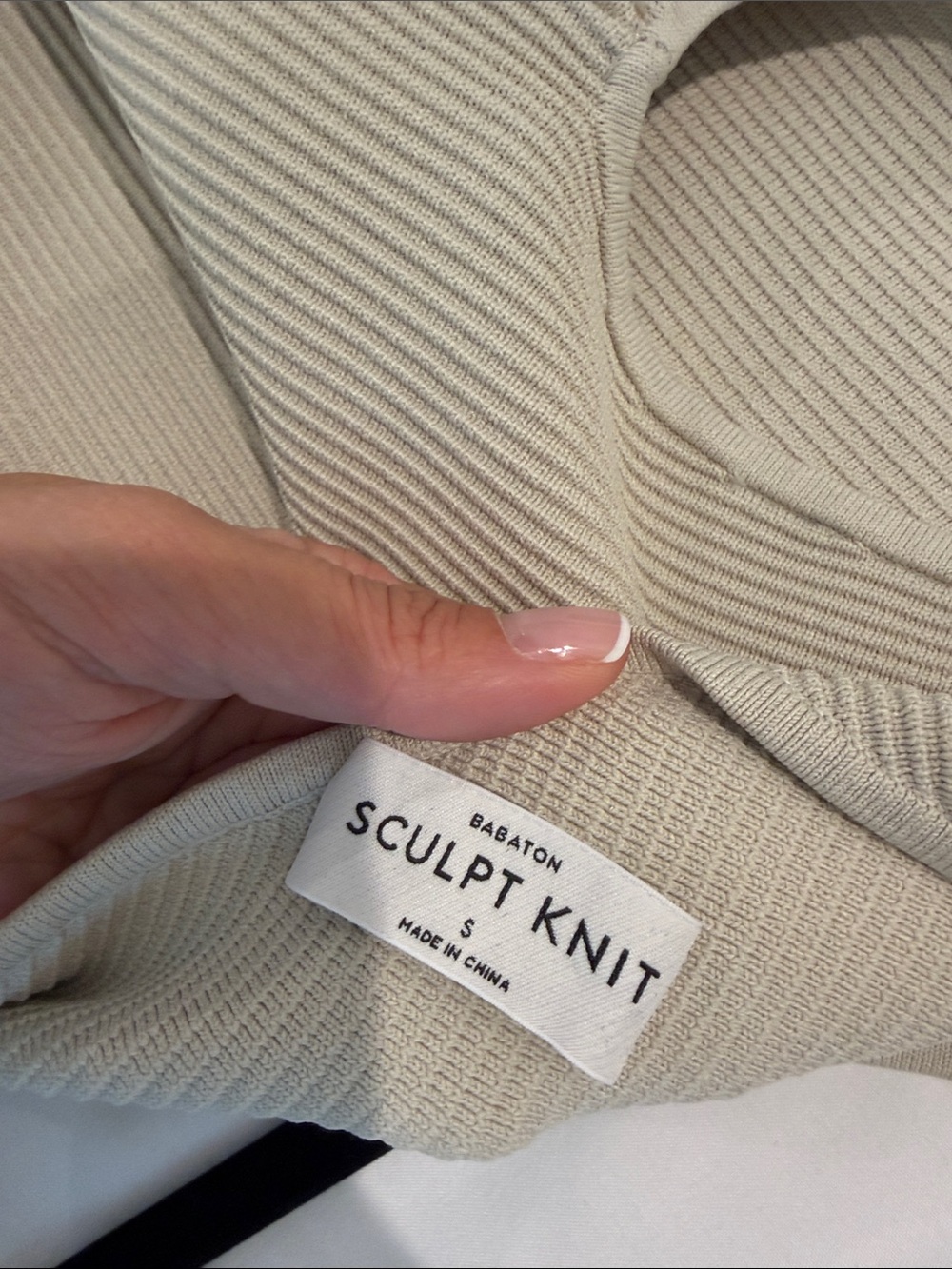 aritzia One-Shoulder Ribbed Tank Top - Picture 2 of 3